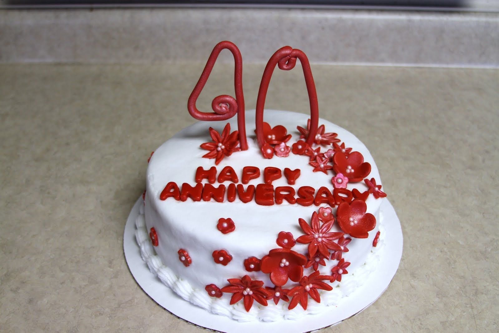 40 лет можно поздравлять. Торт на рубиновую свадьбу. Тортик на рубиновую свадьбу. Свадебный торт на рубиновую свадьбу. Торт на годовщину свадьбы 40 лет.