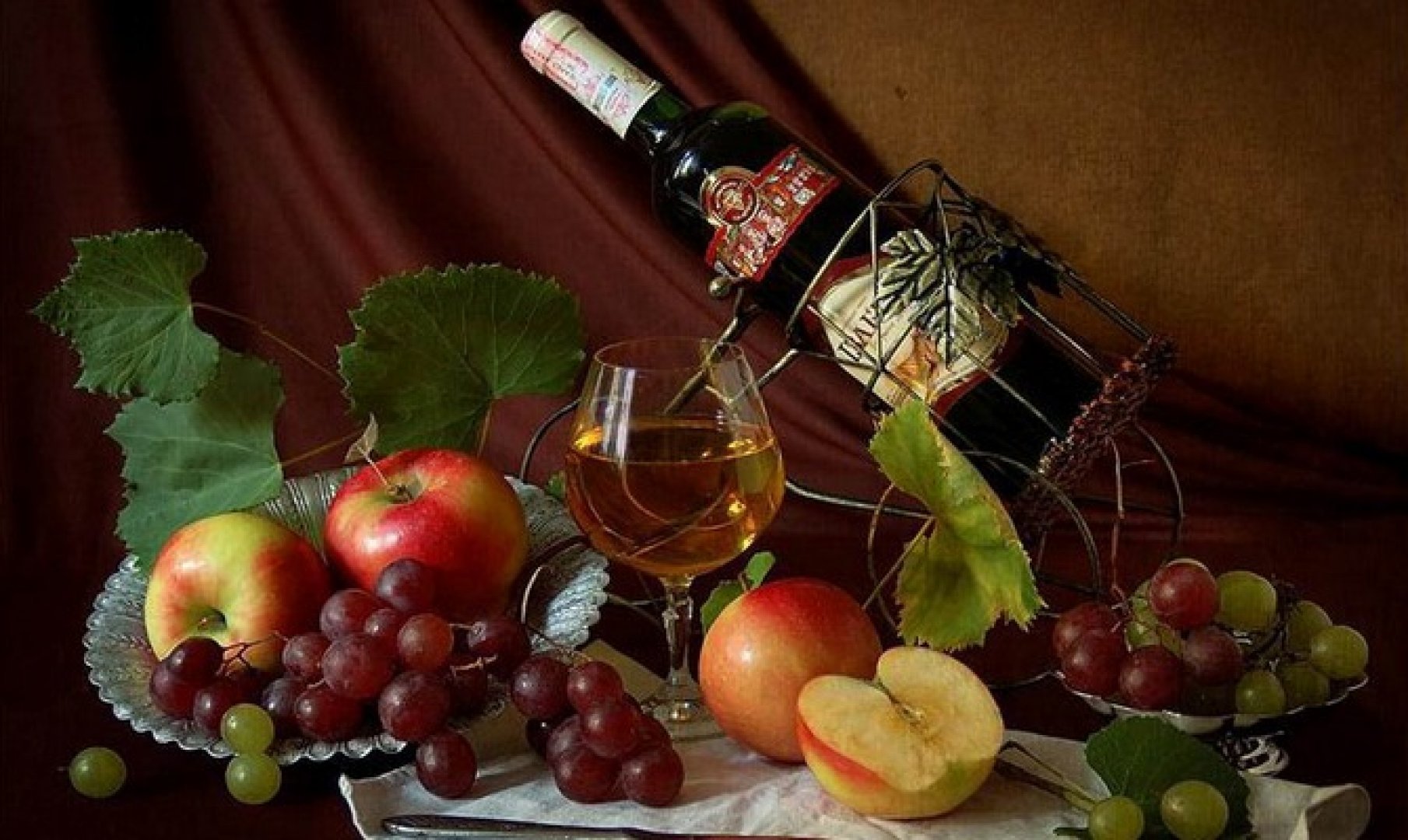 Добрый вечер день рождения. Натюрморт с вином и фруктами. Натюрморт добрый вечер. Натюрморт с вином. Натюрморт с коньяком и фруктами.