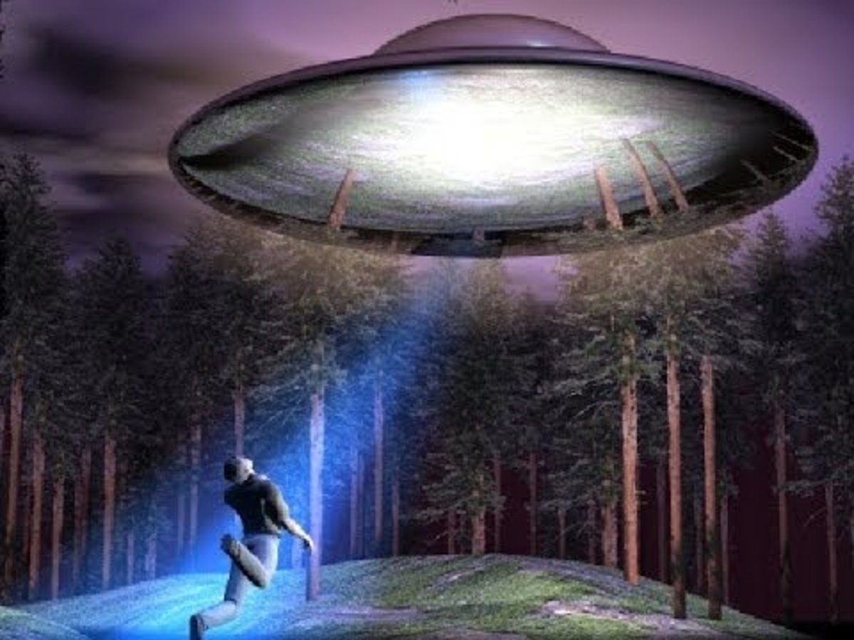 День похищения пришельцами. Трэвис Уолтон похищение инопланетянами. Летающая тарелка. Летающие тарелки инопланетян. Летающая тарелка похищает.