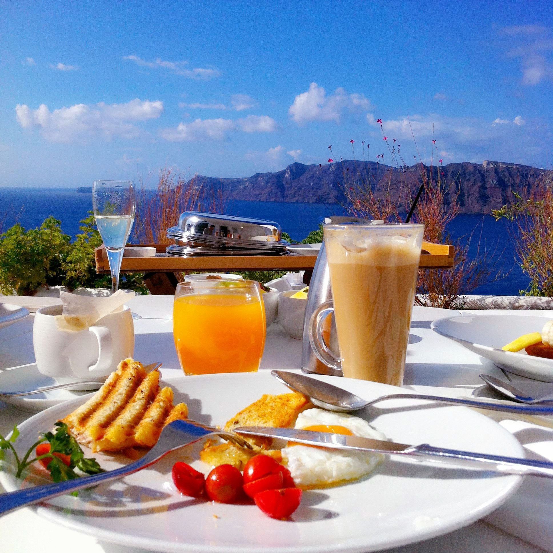 Обеденный отдых. Красивый завтрак. Завтрак в отеле. Завтрак в тропиках. Завтраки в отелях.