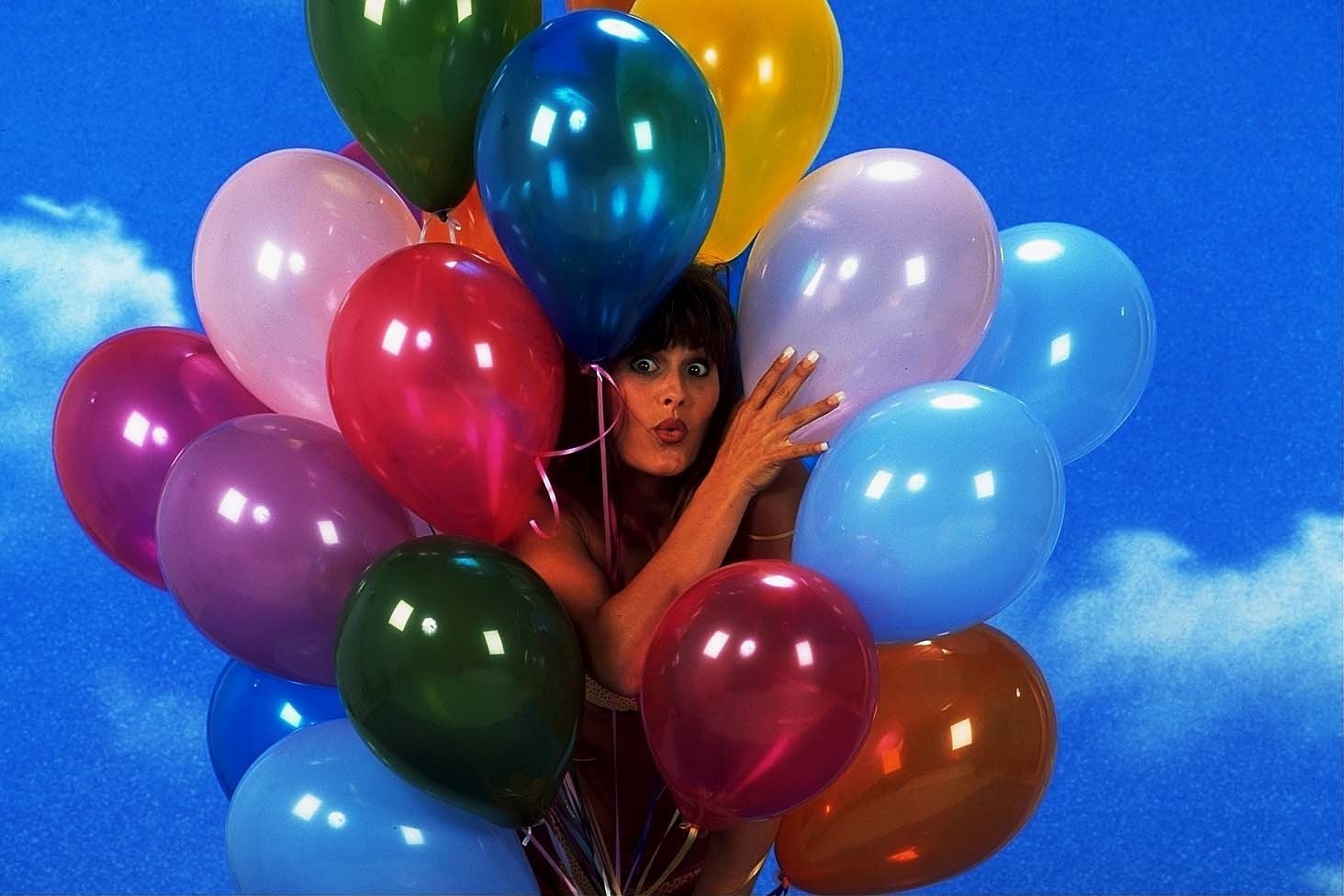 Подари воздушные шары. Красивые воздушные шарики. Девушка с шариками. Фотосессия с воздушными шарами. Фотосессия с воздушными шариками.
