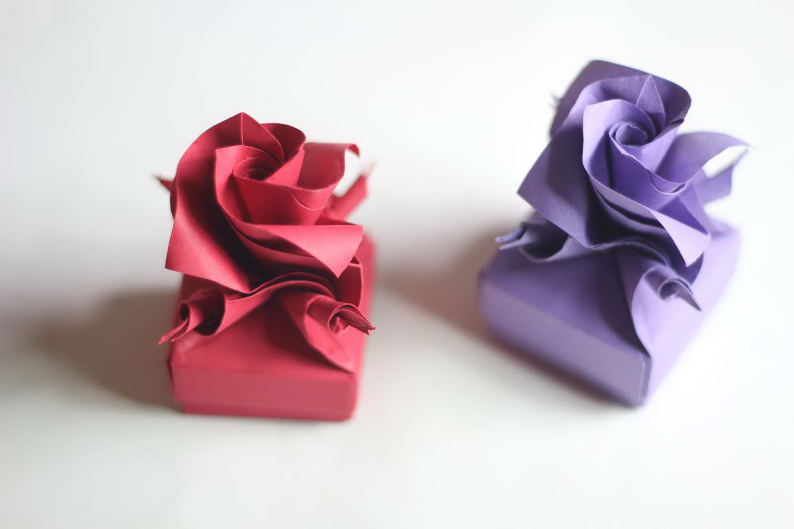 Сделать подарок оригами. Оригами. Подарок из бумаги. Красивые поделки из бумаги. Объемный подарок.